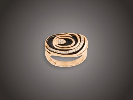 Gyűrű, 750 au, ónix, 31 bril. cca. 0,15 ct, 7,6 g