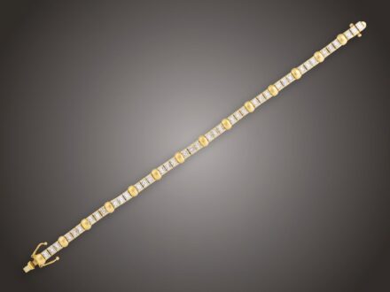 Karkötő, 750 au, 42 bril. cca. 8,00 ct, 27,1 g