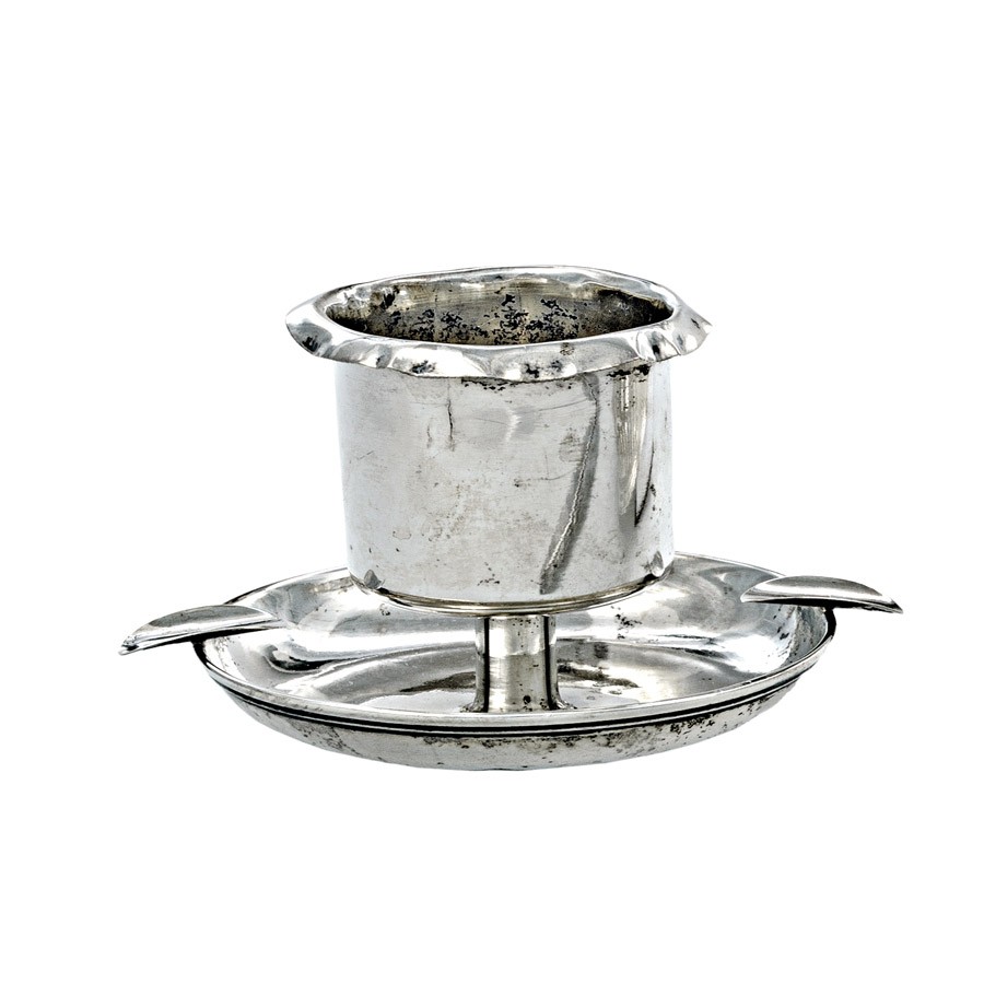 Cigaretta és hamutartó