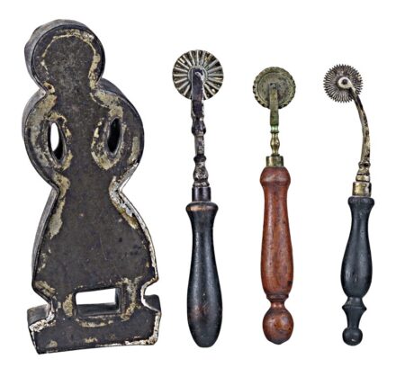 Süteményforma, 2 db rádli, 1 db szabó rádli