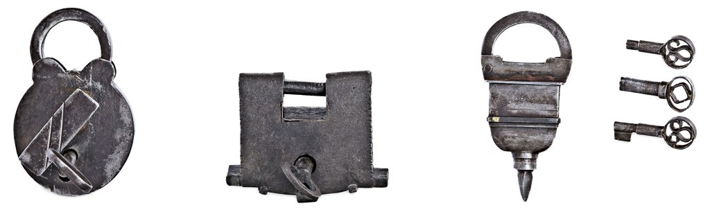 Lakat kulccsal, 3 db