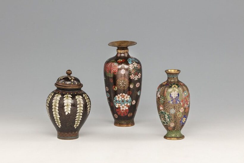 Cloisonné kisvázák