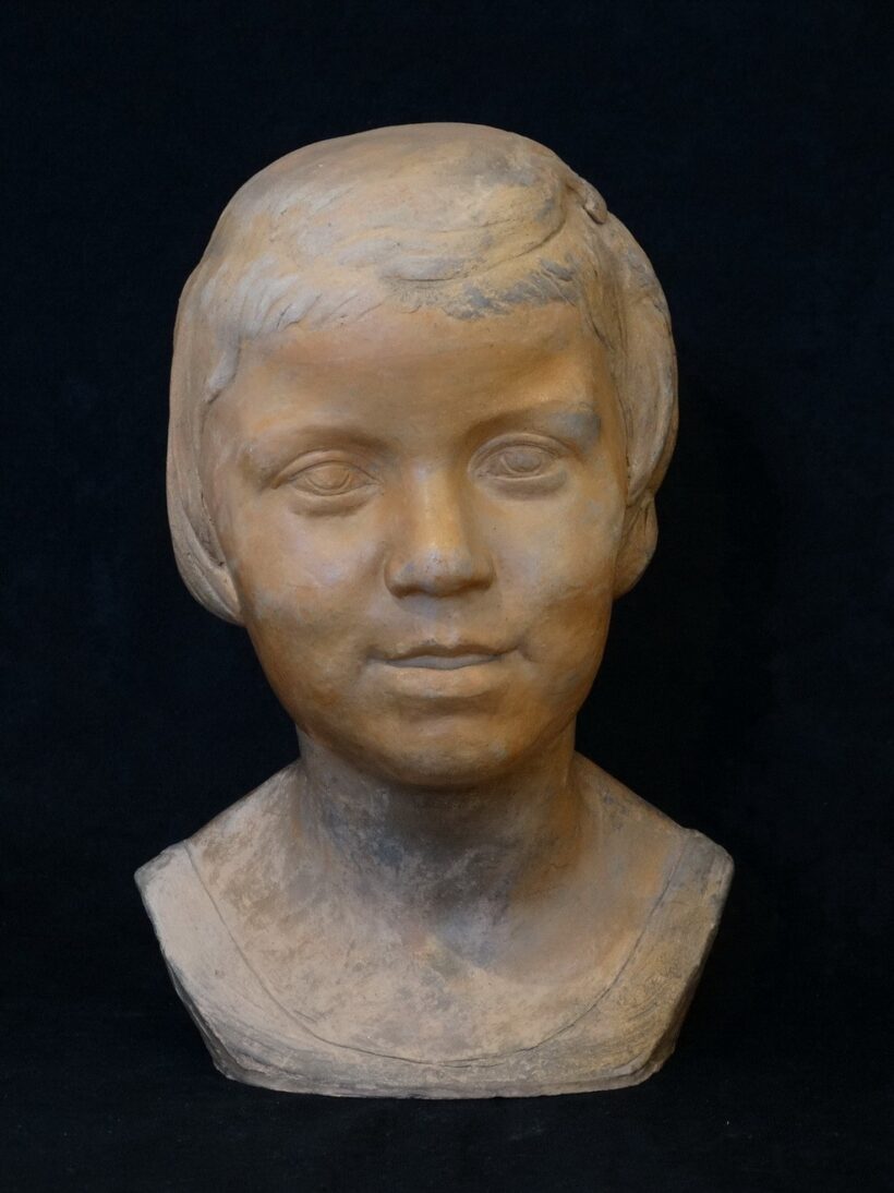 Pátzay Pál (1896-1979): Mosolygó lány