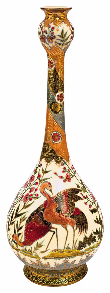 Flakonváza, íbiszekkel, Zsolnay, 1882; Dekorterv: Zsolnay Júlia
