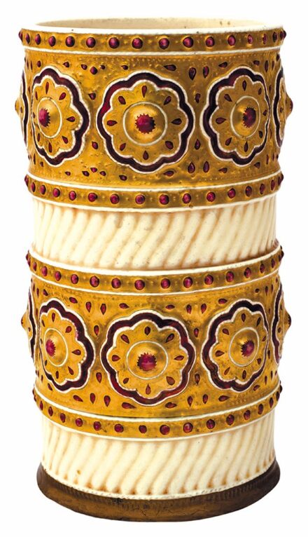 Váza, az Old Ivory sorozatból, Zsolnay, 1890