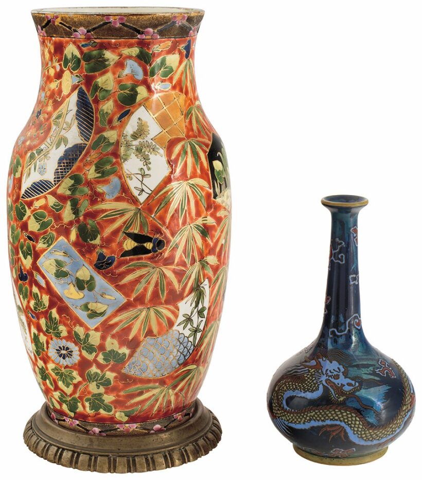 Tárgyegyüttes: 1. Váza, fémszerelékkel, japonizáló festéssel, Fischer Emil, 1900-as évek eleje; 2. Kinaizáló, sárkányos váza, Fischer Emil, 1900-as évek eleje