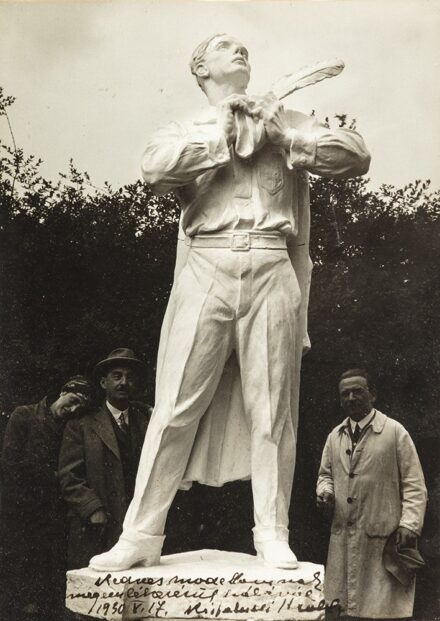Ismeretlen magyar fotográfus, 1930 Szoboravatás, 1930.05.17. Zselatinos nagyítás, papír 230 X 164 mm Jelezve jobbra lent: Kisfaludy Strobl Zsigmond