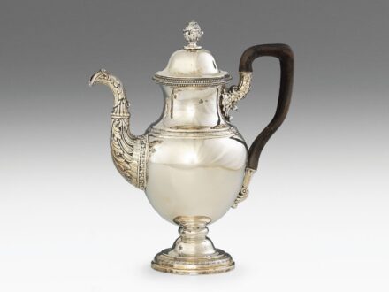 Biedermeier kávéskanna
Ezüst, 688 g. Bécs, 1836., Christian Sander senior.
