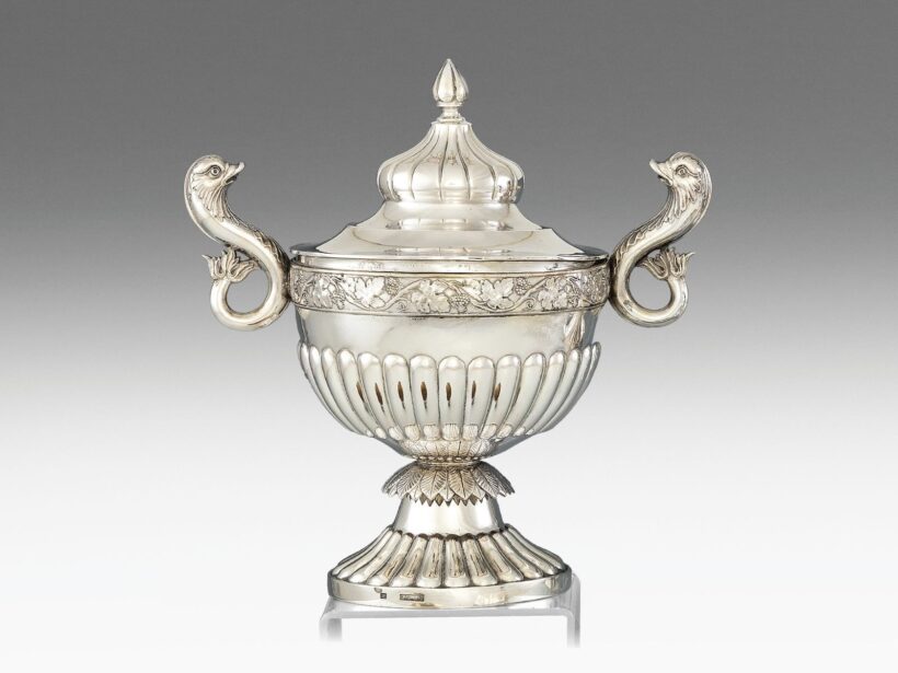 Német empire cukorurna
Ezüst, 442 g. Bréma, 1820 körül, Carl Gerhard Mencke.