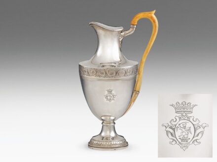Bécsi empire boroskanna
Ezüst, 1273 g. Bécs, 1792., Franz Lorenz Turinsky
az Esterházy család nemesi címervésetével.