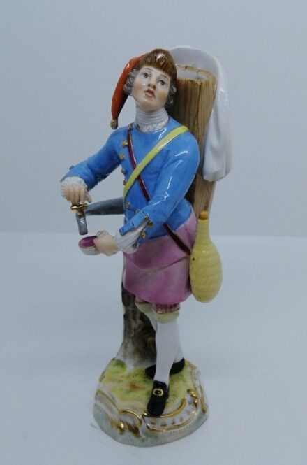 IVÓVÍZ ÁRUS MEISSENI PORCELÁN FIGURA