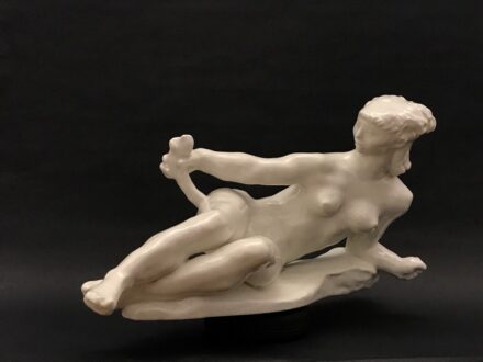 Porcelán dísztárgy - Kerényi Jenő (1908 - 1975): Támaszkodó akt