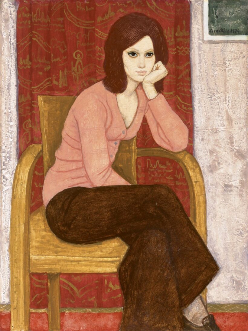 Czene Béla: Fotelben könyöklő lány vörös függöny előtt, 1974