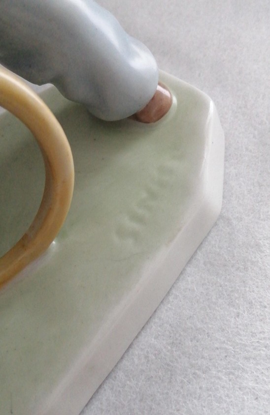 ZSOLNAY Karikázó kisfiú kutyával - Image 2