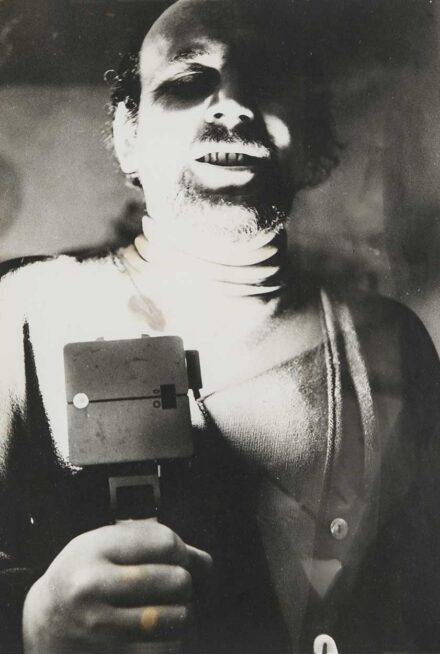 Erdély Miklós (1928-1986):Önvilágosítás (Értelező alcím: "A fény megeszi az embert"), 1969