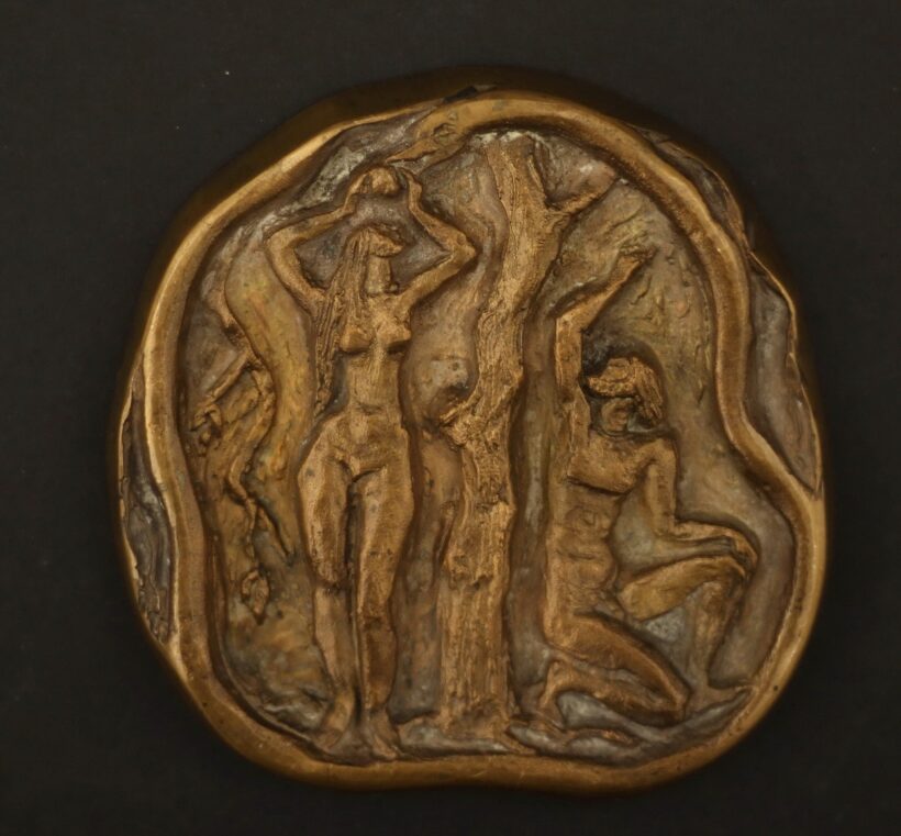 Herczeg Klára (1906 - 1997): Ádám és Éva, 1976, bronz,  11,5 x 11,5 cm