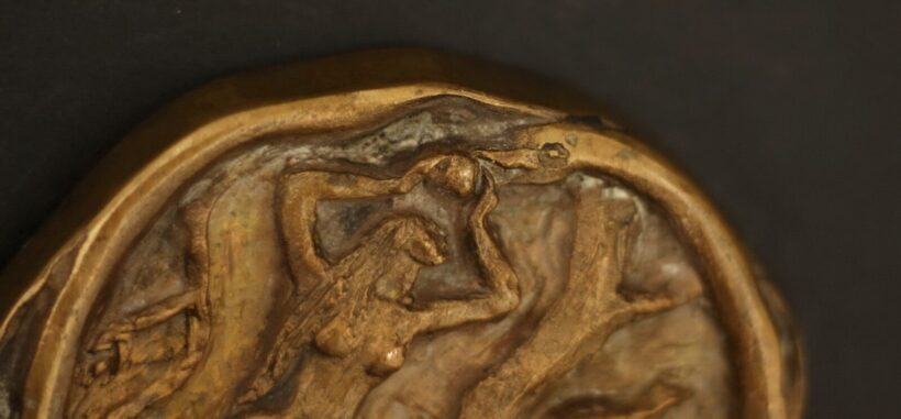 Herczeg Klára (1906 - 1997): Ádám és Éva, 1976, bronz,  11,5 x 11,5 cm - Image 2