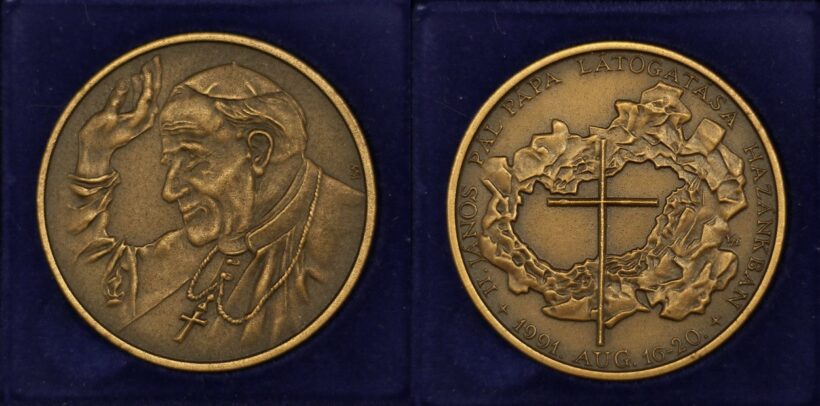 Kiss György (1943 - 2016): II.János Pál látogatása hazánkban, 1991,  díszdobozban, bronz,  42 mm