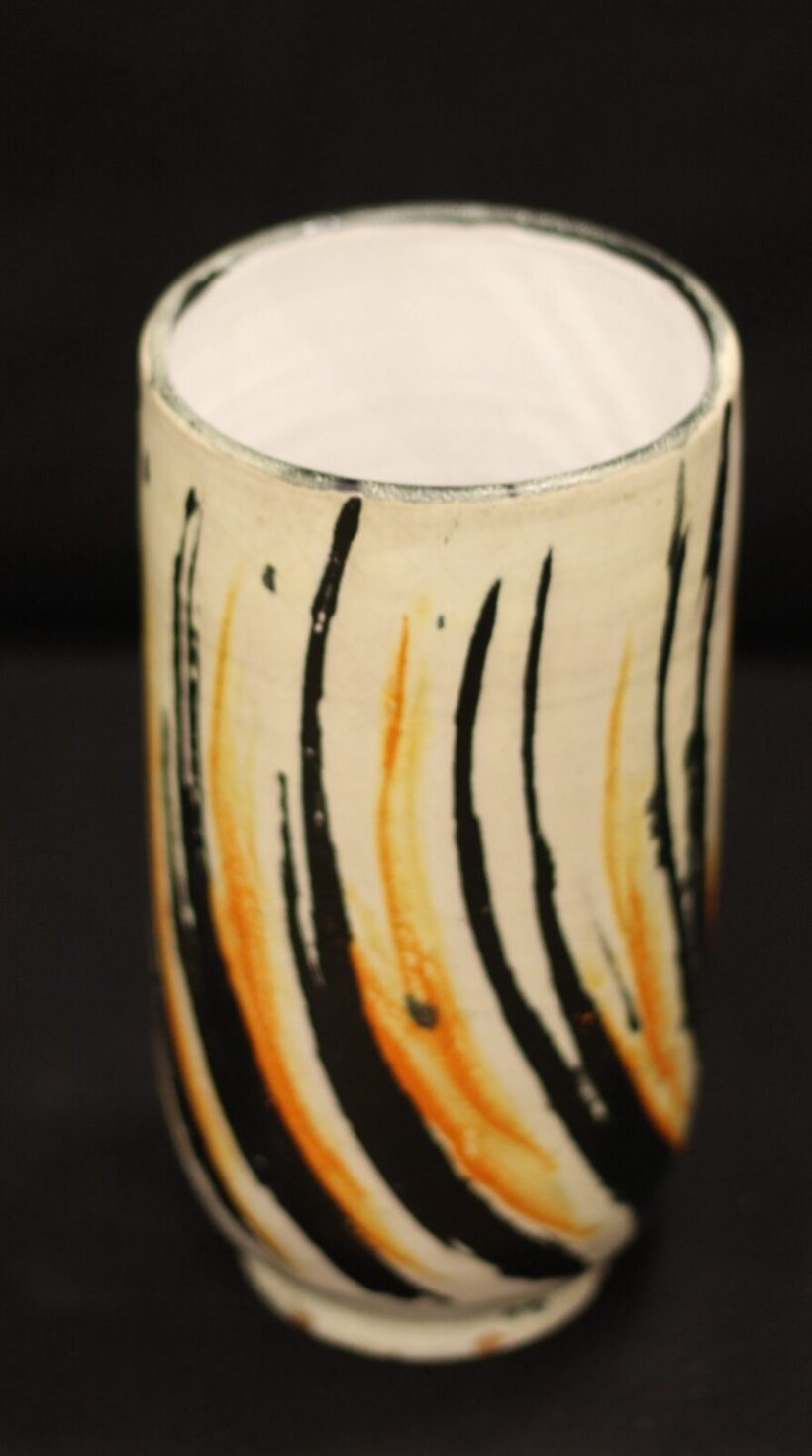 Gorka Lívia (1925 - 2011): Hasáb forma váza /sárga-fekete, kerámia, 21 x 11 - Image 2