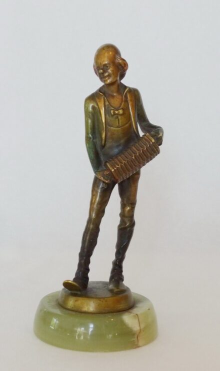 Lorenz L. jelzés: Harmonikázó figura