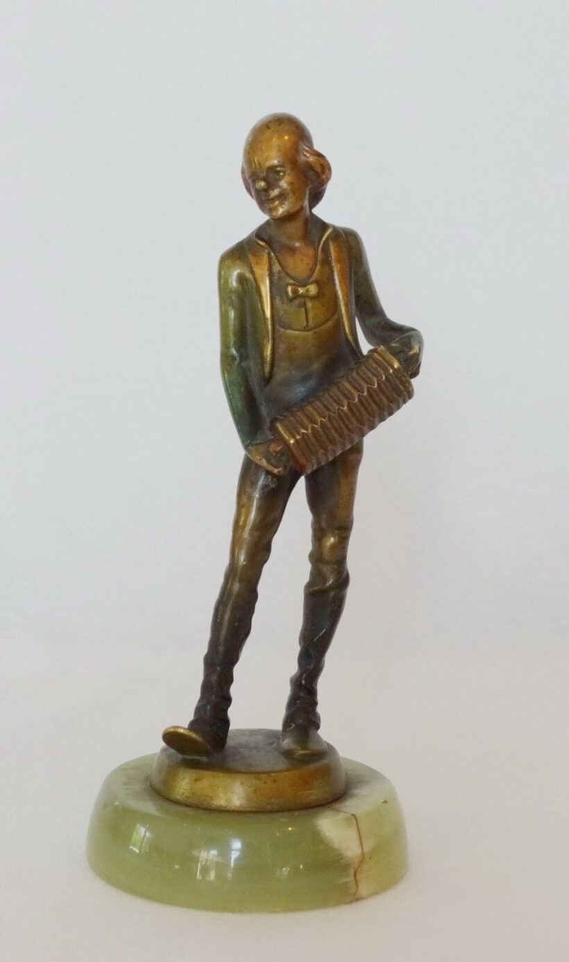 Lorenz L. jelzés: Harmonikázó figura