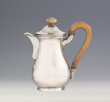 Pesti biedermeier kávéskanna
, Pest, 1861., Goszmann György.