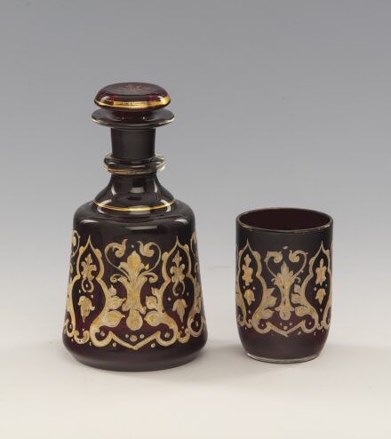 Biedermeier borospalack poharával
, Cseh, 1860 körül