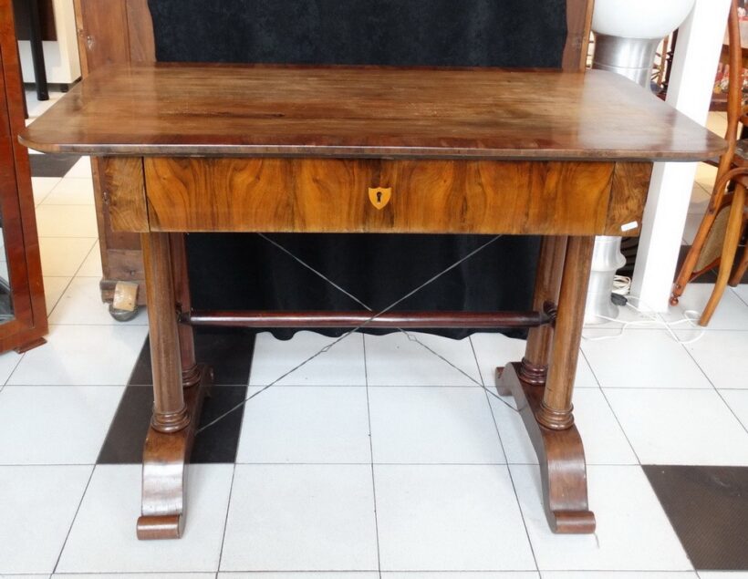 Íróasztal, késő biedermeier