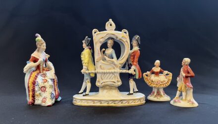 Porcelánfigurák, 4db