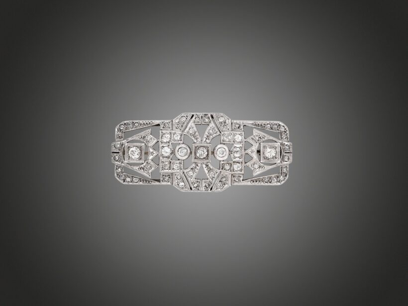Art deco melltű