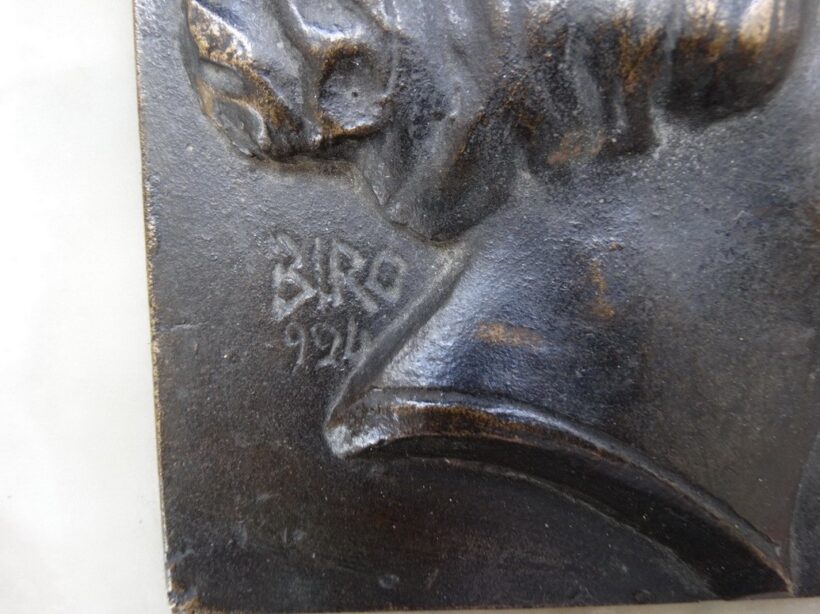 Bíró Mihály (1886 1948): Női portré relief, 1924 - Image 2