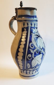 Westerwaldi sómázas kerámia, ónfedeles söröskancsó, 19. század eleje. Westerwaldi sómázas kerámia, ónfedeles söröskancsó, 19. század eleje.