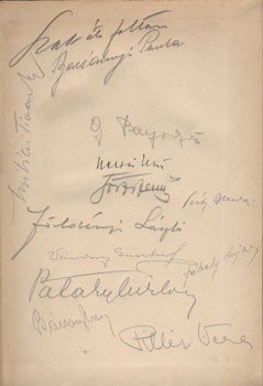 Heltai Jenő Heltai Jenő: A néma levente. Vígjáték három felvonásban. Fáy Dezső festőművész képeivel. Negyedik kiadás.Heltai Jenő, valamint a bemutatón szereplő színészek aláírásával.