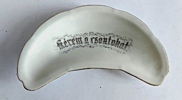 Victoria (Austria) porcelán csontos tányér. Victoria (Austria) porcelán csontos tányér.
