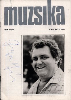 A Muzsika c. havi periodika két száma 1979-ből, többek között Gregor József és Gulyás Dénes autográf aláírásával. A Muzsika c. havi periodika két száma 1979-ből, többek között Gregor József és Gulyás Dénes autográf aláírásával.