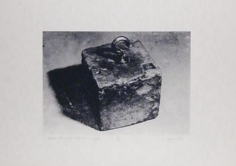Gulyás Gyula (1944-2008): Hitelesített utcakő, kilogramm  1972