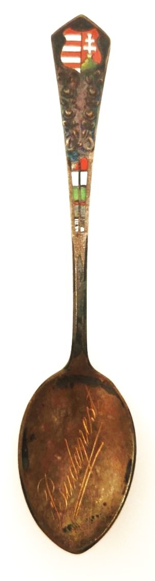 Kossuth-címeres ezüstkanál, 19. század második fele. Kossuth-címeres ezüstkanál, 19. század második fele. Német, 800-as finomságú ezüst SM mesterjeggyel.