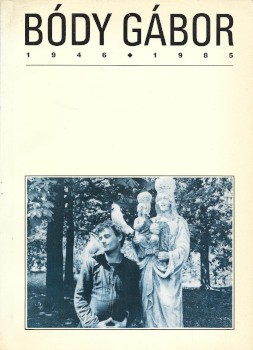 Bódy Gábor.  Bódy Gábor. 1946-1985. Életműbemutató. Szerk.: Beke László, Peternák Miklós. Magyar és angol nyelvű kiadvány.