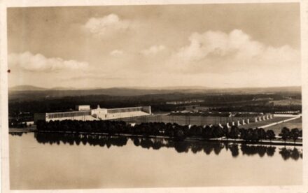 Németország. Albert Speer műépítész. A Zeppelin-mező a birodalmi pártnapok gyülekezőhelyén Nürnbergben Németország. Albert Speer műépítész. A Zeppelin-mező a birodalmi pártnapok gyülekezőhelyén Nürnbergben