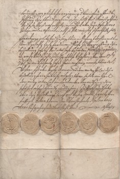 Német nyelvű okirat 1686-ból, a végén hat darab felzetes pecséttel. Német nyelvű okirat 1686-ból, a végén hat darab felzetes pecséttel.