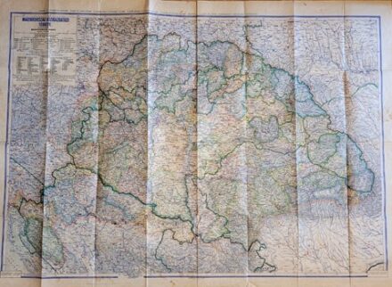 Magyarország közigazgatási térképe.  Magyarország közigazgatási térképe. Tervezte és rajzolta Kogutowicz Manó. Mérték: 1 : 900 000.