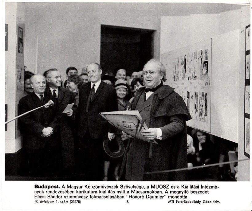 cca 1970. MTI sajtófotó a MUOSZ-ban megrendezésre kerülő karikatúra kiállítás megnyitójáról, a megnyító beszédet Pécsi Sándor szinművész mondotta, 26x22 cm