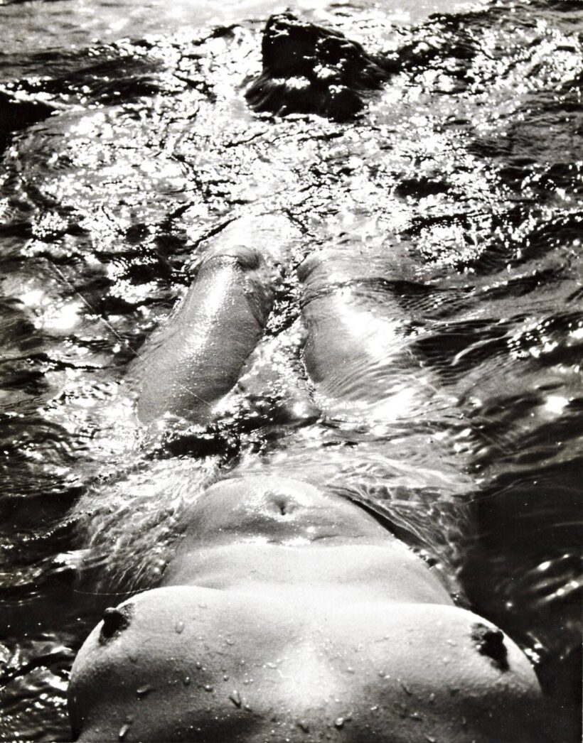 Lucien Clergue (Arles, 1934 - Nimes, 2014) - Akt a hullámokban