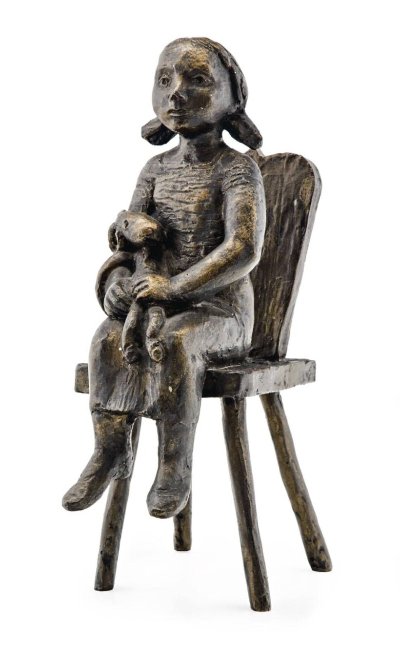 Riger Tibor (Gyálliget, 1940 - ) - Kislány játékával