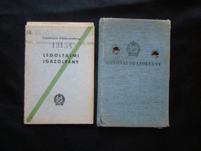 45-1150 1951 Katonai igazolvány, benne 1955-ben kiállított Légoltalmi igazolvánnyal