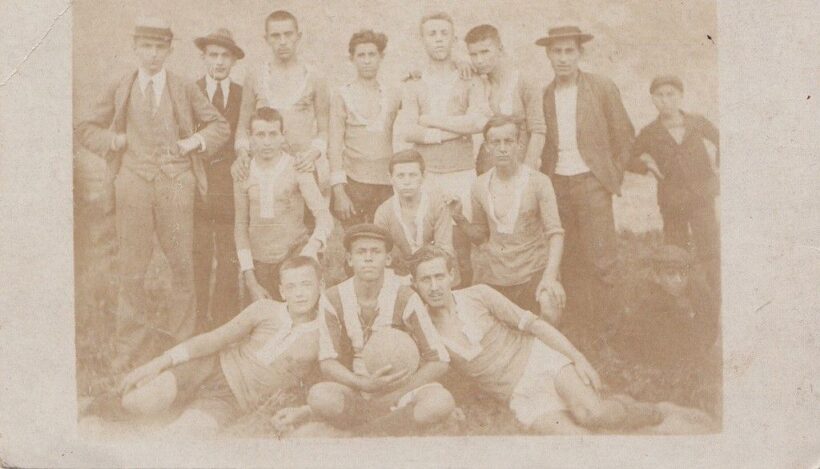 45-11801918 Focicsapat, fotólap hátulja felíratozva 14x9cm