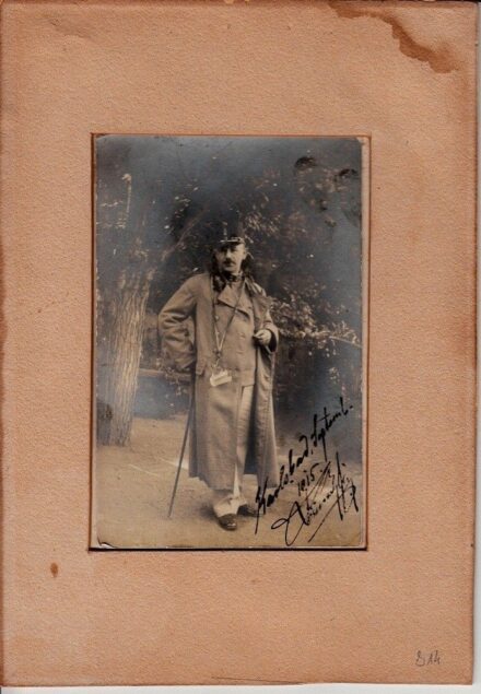 46-814 1915 Katona portréja, fotó, kartonra ragasztva, 14,5×17 cm