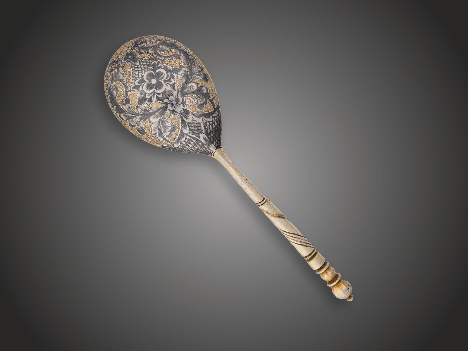 Moszkvai díszkanál, ezüst, 76 g.