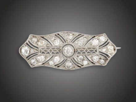 Kitűző, 585 au, 23 bril. cca. 1,0 ct, 2,9 g