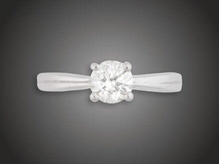 Gyűrű, 750 au, 1 bril. cca. 0,70 ct, 3,2 g